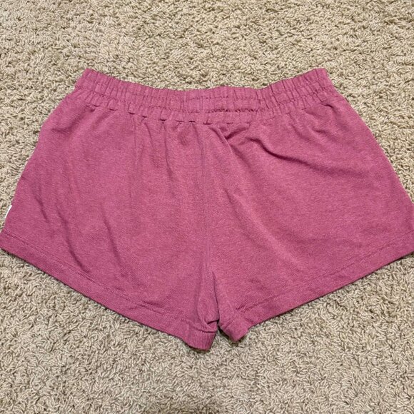 Vuori Halo Performance Short Small in Currant Heather - Picture 3 of 5
